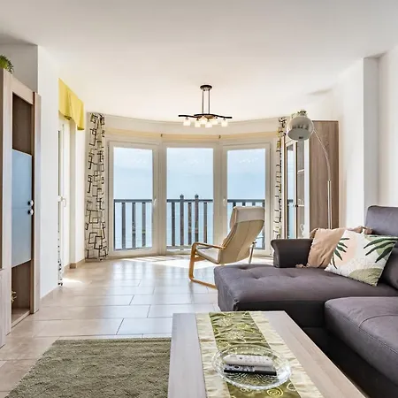 Spectacular Sea Views Parking And Pool Apartment