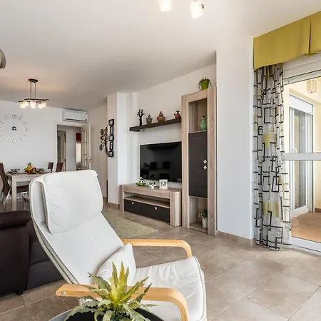Apartment Spectacular Sea Views Parking And Pool *